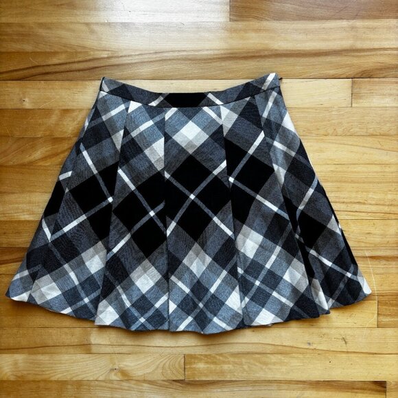 Burberry Blue Label Plaid Wool Skirt Size 38 (US 4) Red & Black Checkered - Picture 4 of 10